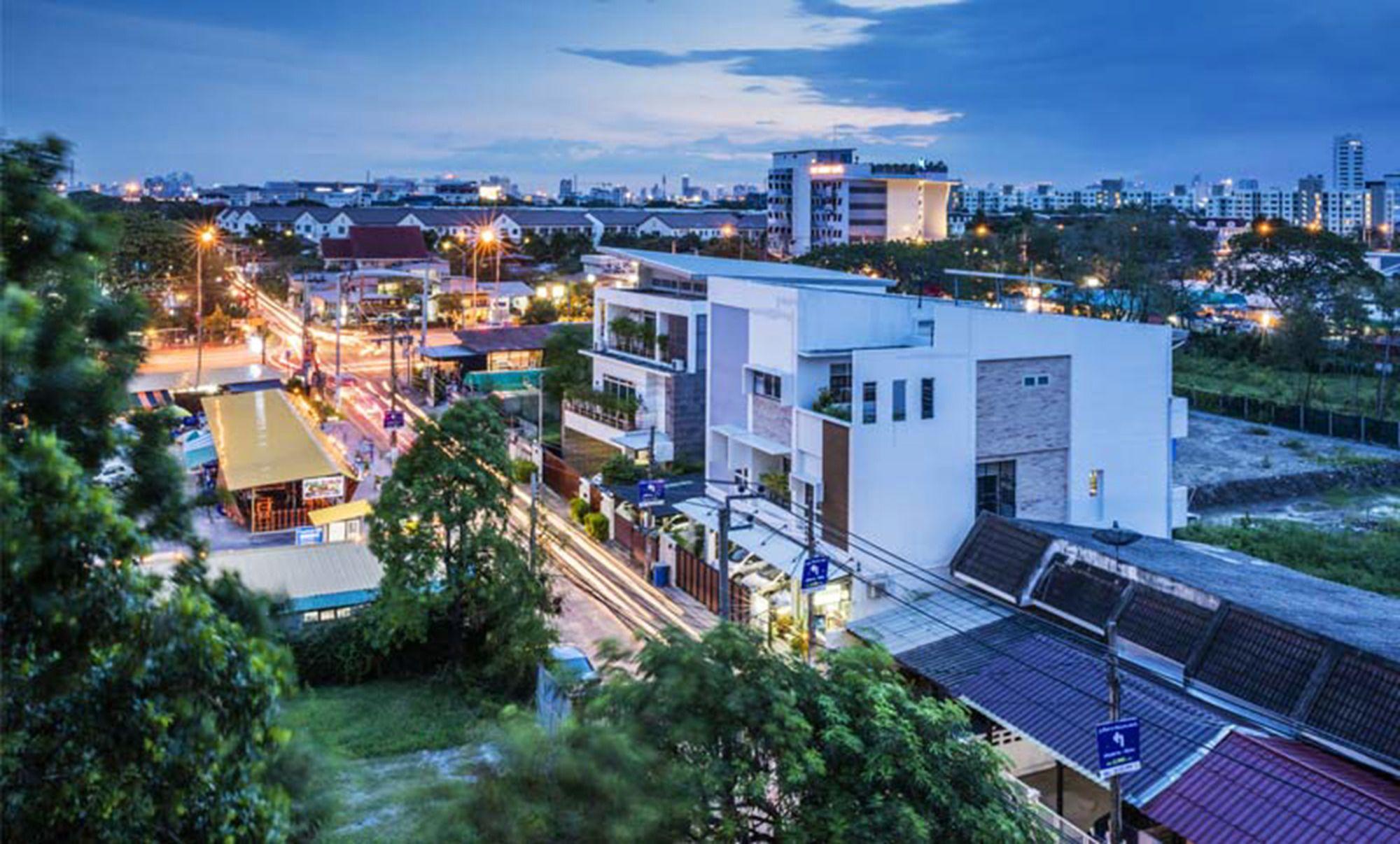 Livotel Hotel Hua Mak Bangkok Esterno foto