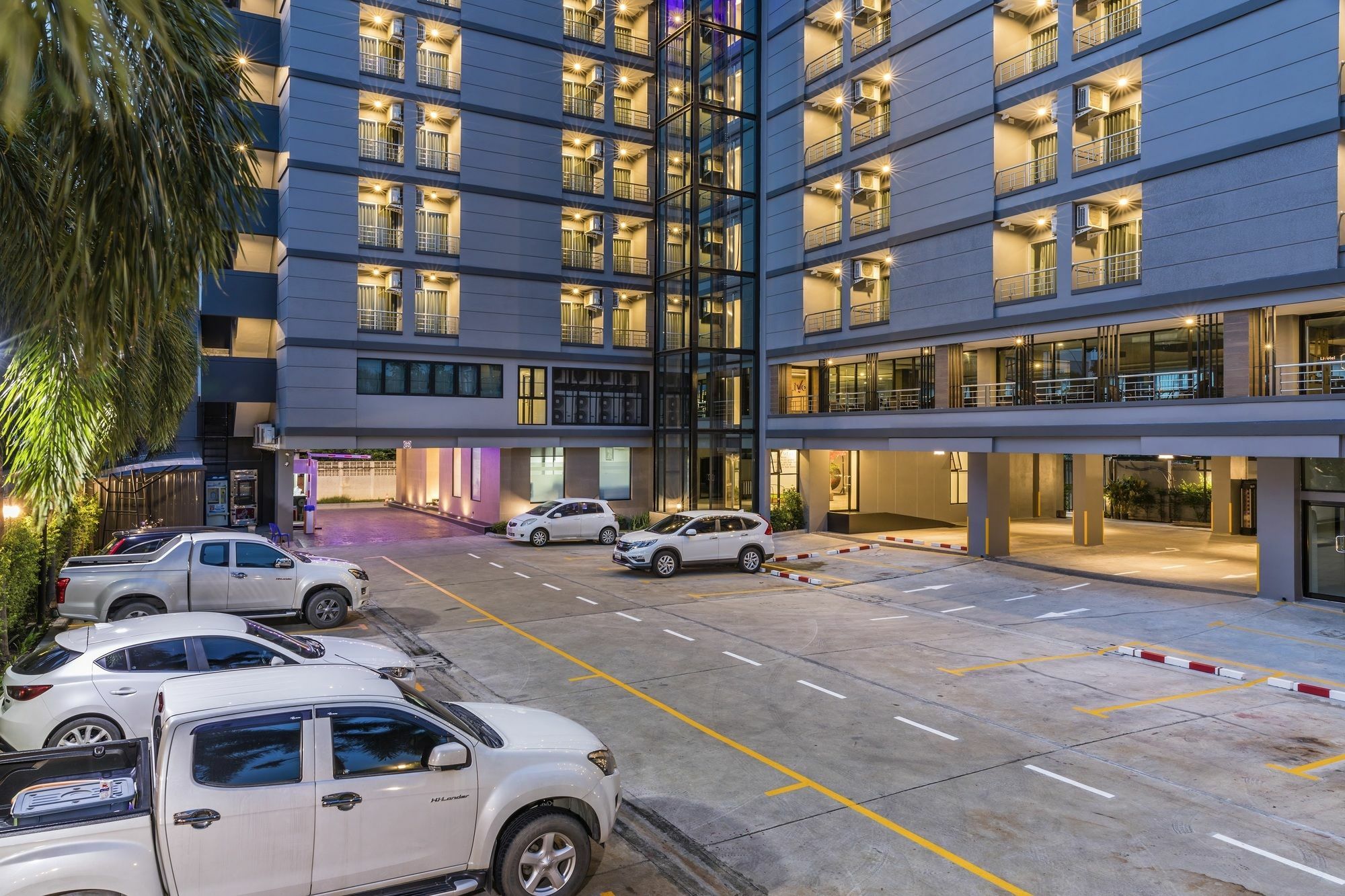 Livotel Hotel Hua Mak Bangkok Esterno foto