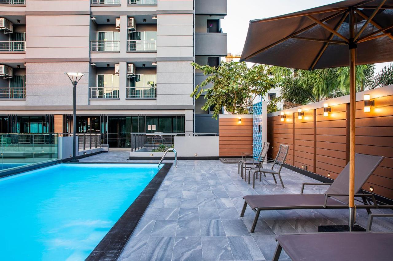 Livotel Hotel Hua Mak Bangkok Esterno foto